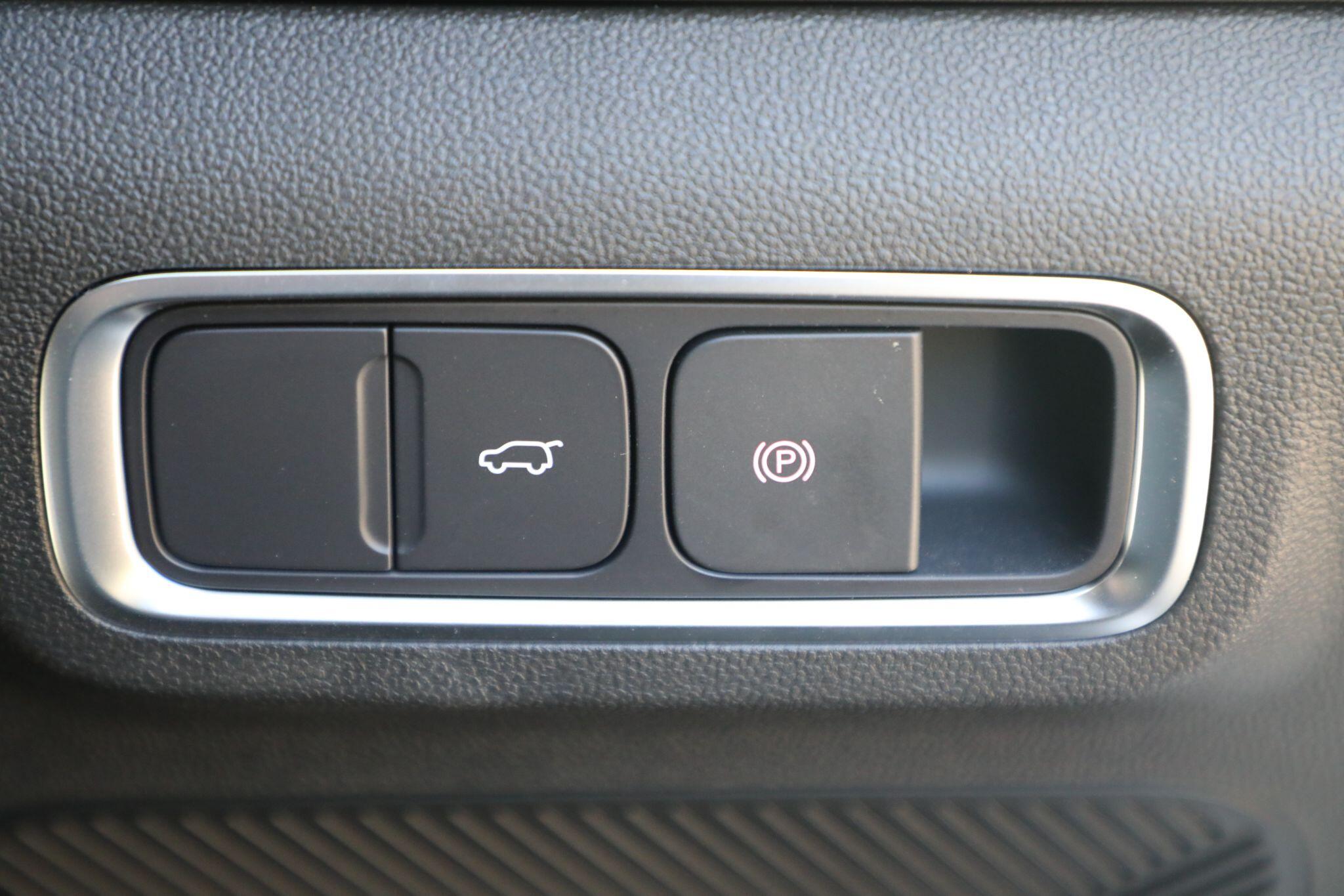 Large vehicle image